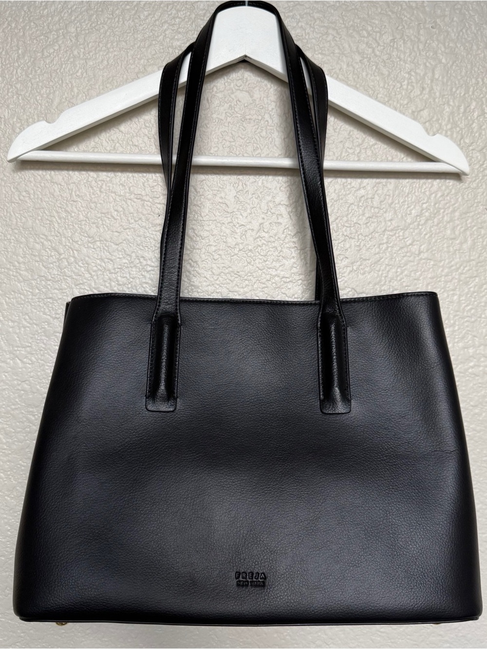 Freja New York Black Linnea Tote